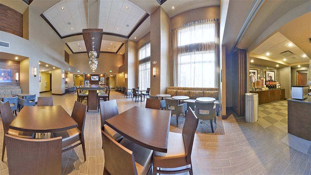 Hampton Inn & Suites Greensboro/Coliseum Area Exterior foto